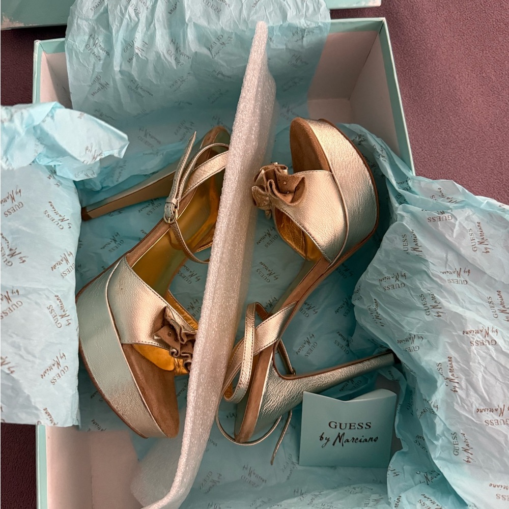 Beautiful Guess by Marciano Gold Stella High Heels. Size 6.5 - Picture 5 of 8